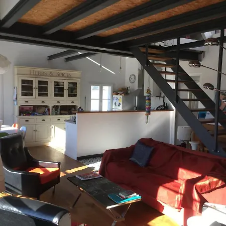 Guest house Lovely One Bedroom In Loft *
