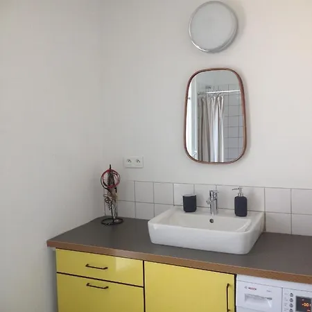 Guest house Lovely One Bedroom In Loft *